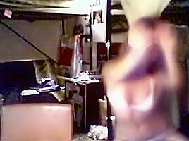 18 year old elizabeth hoeller strips on webcam to music