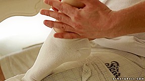 21Naturals Video: Resistance is 'foot'-ile