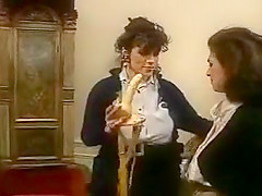A brief moment between two French women 