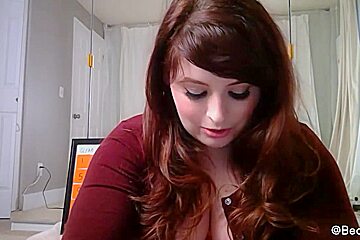 Amateur Brunette Chick Toying Her Ass And Pussy On Webcam