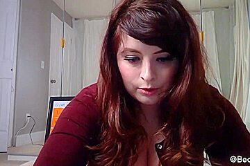 Amateur Brunette Chick Toying Her Ass And Pussy On Webcam