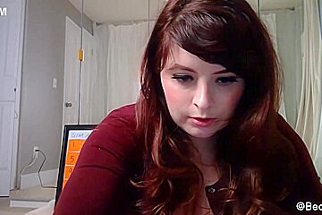 Amateur Brunette Chick Toying Her Ass And Pussy On Webcam