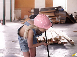 Amy Rose in Sweeping Strokes - DownblouseJerk