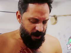 Ao Inves De Puxar O Ferro, Sentei Nele