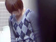 Asian babes piss in alley