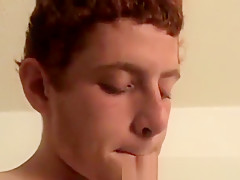 Athletic youngster sucked off before masturbating