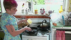 Aussie gets frisky with her all natural pussy