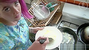 Aussie gets frisky with her all natural pussy