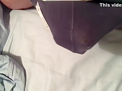 Aussie guy cums through Bonds