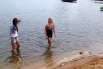 Autumn & Grace & Bianca & Olie & Savannah in group sex with nude students 18+ in the outdoors