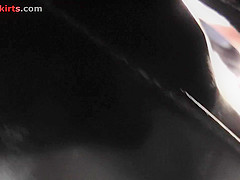 Awesome upskirt flash with slim girl in public