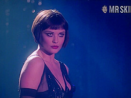 Battle of the Babes: Rachel Weisz vs  Catherine Zeta-Jones - Mr Skin