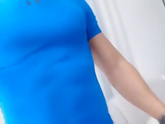Beautiful cam flexer in Under Armour