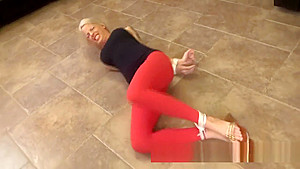 Bella Ink Desperate To Pee Wetting Her Panties