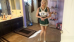 Bella Ink Desperate To Pee Wetting Her Panties