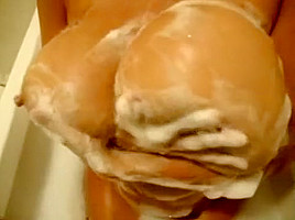 Best Showers, Brunette sex clip