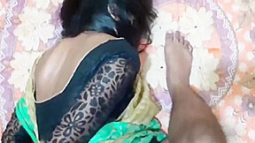 Bhabhi Ka Haat Rassi Se Bahand Kar Chut Me Land Gussa Diya