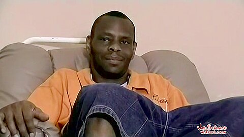 Bi Black Dude Dee Works It - Dee