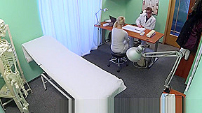 Blonde amateur patient pussyfucked by doctor