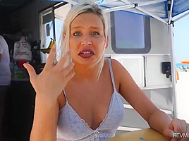 Blonde milf is posing naked on the beach, because it excites her more than anything else