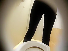 Blonde pees and cleans twat