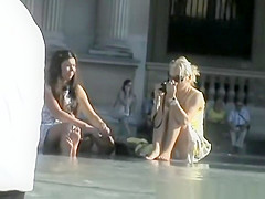 Blonde tourist with sunglasses upskirted
