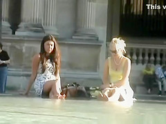 Blonde tourist with sunglasses upskirted