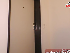 Brunette Milf Hat Ein Sextreffen Mit Einem Fremden Mann Via Dating App