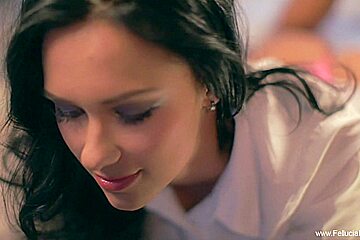 Brunette does blowjob to her lover who is very horny