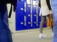 Candid - Young Babe In Tight Jeans