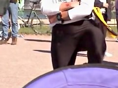 Candid babe is doing the exercises in the open air 05zl