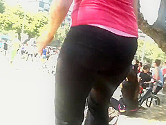 Candid booty dance