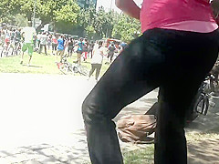 Candid booty dance