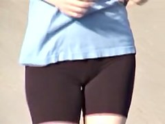 Candid cameltoe of amateur babe in sexy short shorts 03zd