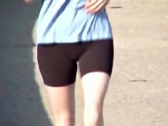 Candid cameltoe of amateur babe in sexy short shorts 03zd