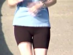 Candid cameltoe of amateur babe in sexy short shorts 03zd
