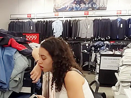 Candid nice feet hottie holding thongs shopping with bf