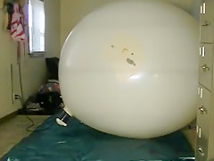 Climb Inside Balloon Pop