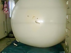 Climb Inside Balloon Pop