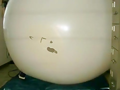 Climb Inside Balloon Pop
