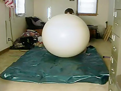 Climb Inside Balloon Pop