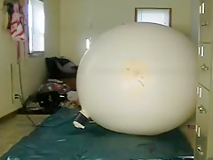 Climb Inside Balloon Pop