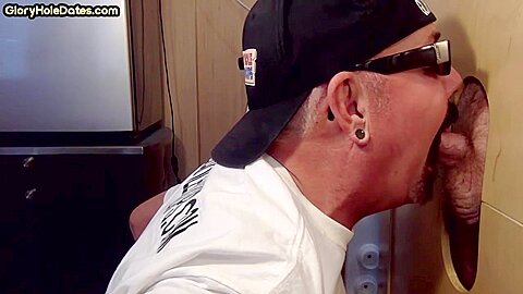 Cockhungry gloryhole DILF sucks penis in homemade video