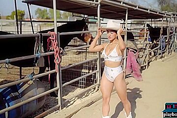 Curvy Latina Likes To Ride - Mia Valentine