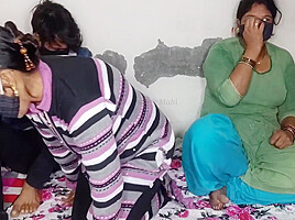 Desi Foursome Do Desi Indian Bhabhi Ki Chudai With Asian Milf