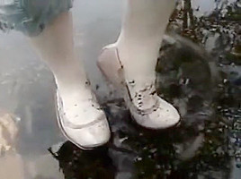Dexflex Claire Scrunch Ballet Flats Wet and Muddy