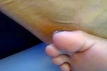 Ebon feet in Dutch educate