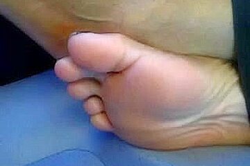 Ebon feet in Dutch educate