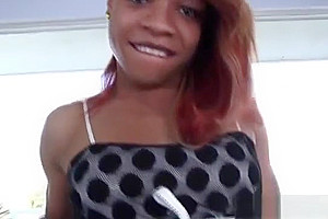Ebony tranny shemale in solo