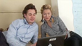 Enjoyable Young Thing Delighting Chap With Hungry Blowjob